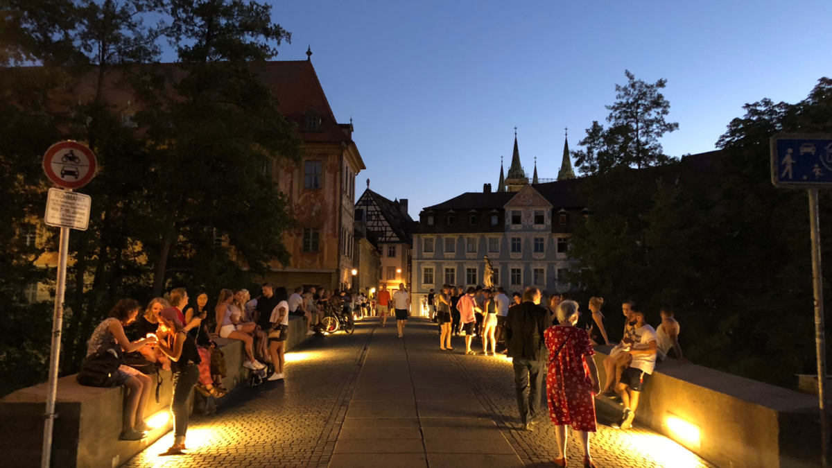 Untere Brücke am Abend